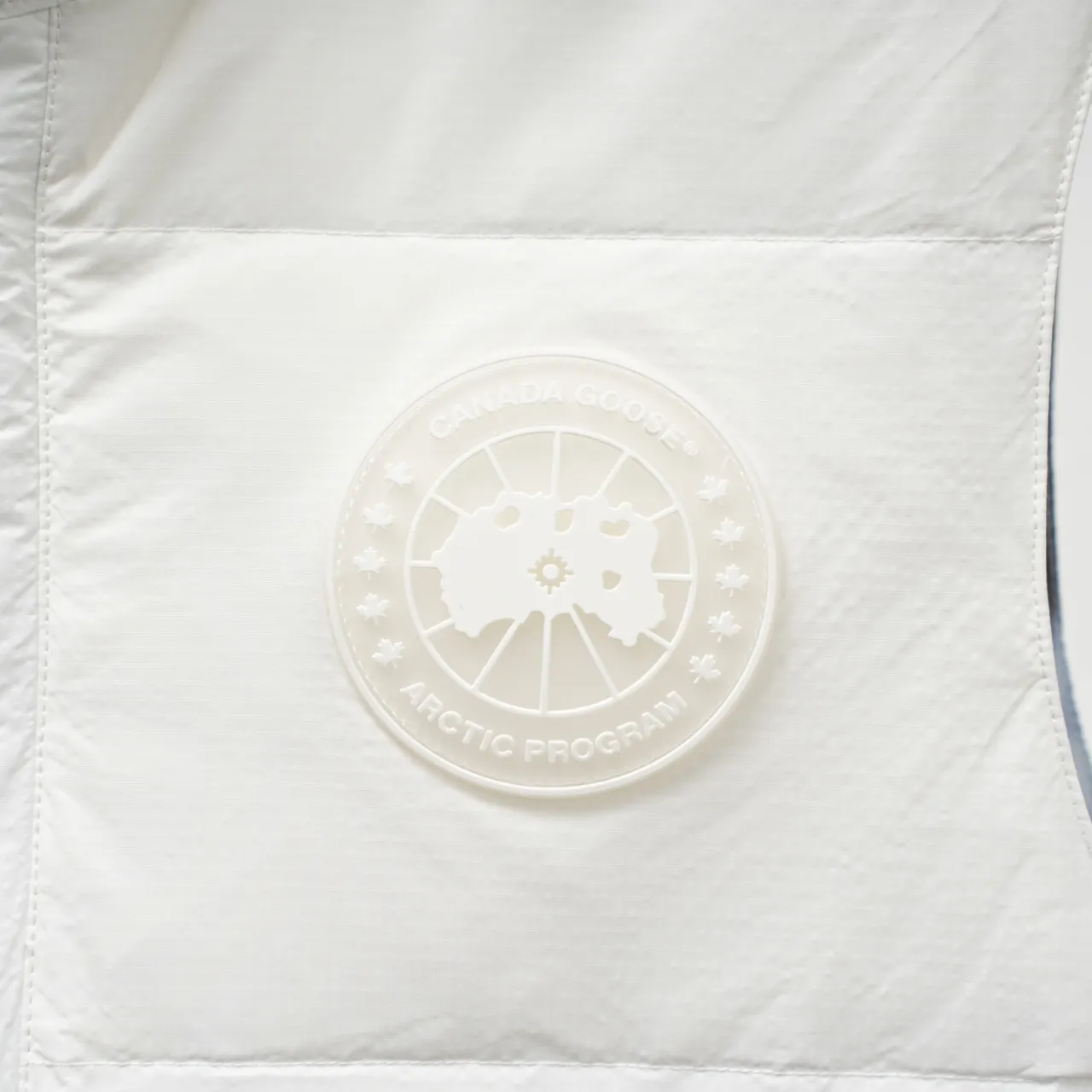 P400 CANADA GOOSE丨Canada Goose Glacier Stand Collar Down Vest Color: White Size: XS-XXL